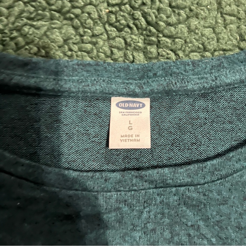 Cold shoulder Top - Picture 2 of 2